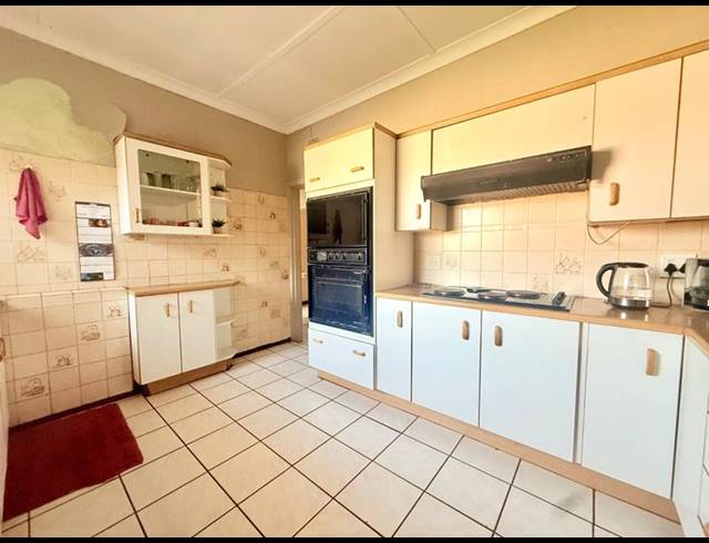 3 BEDROOM HOUSE FOR SALE IN VANDERBIJLPARK CE 1